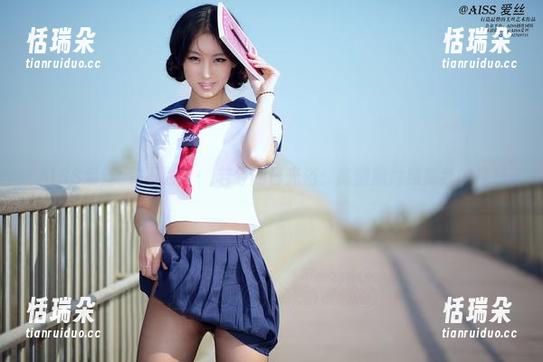 AISS爱丝(钻石版) - „若兮的日光浴：高清照片照亮我的视线