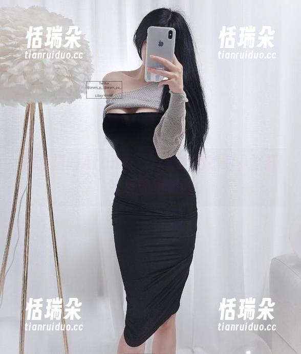 图片里的Aram(아람)与水的邂逅，浴缸就是他的舞台