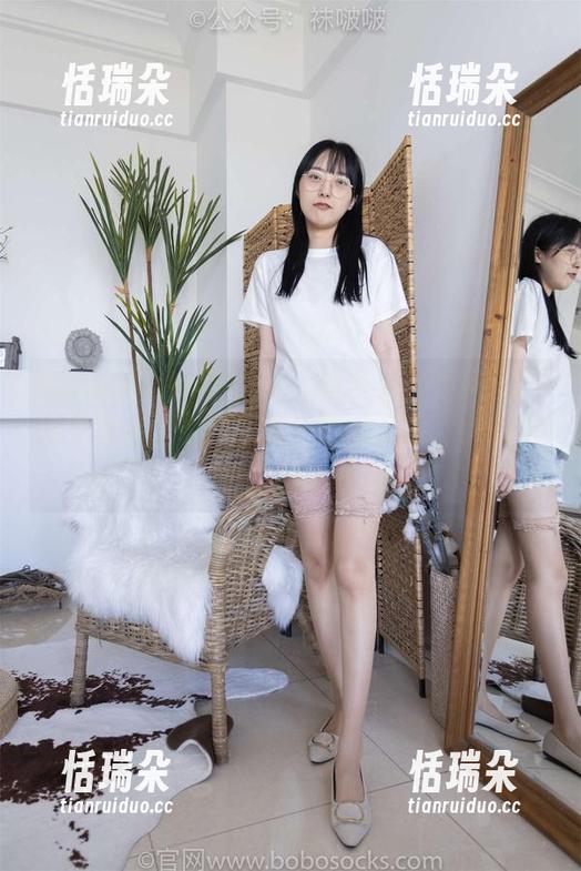 BoBoSocks袜啵啵-稚予 BoBoSocks袜啵啵 - 这套空姐制服.稚予的花絮版居然还免费?赶紧下载,别留遗憾