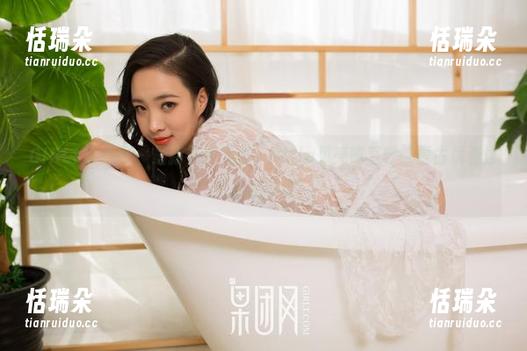 GIRLT果团网-little贝壳喵 GIRLT果团网 - 最新礼服美图,little贝壳喵直呼“复古优雅也能玩出新趣”