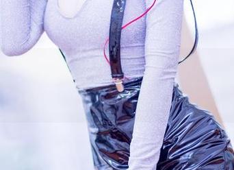 GIRLT果团网 – 看莫雅琪御姐写真，高清得让我觉得我是不是得去化妆了。