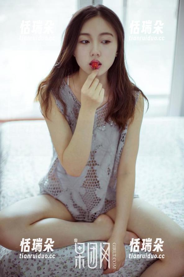 GIRLT果团网-陈诗诗 GIRLT果团网 - 难得陈诗诗的美图更新,学妹的风格她说了算!
