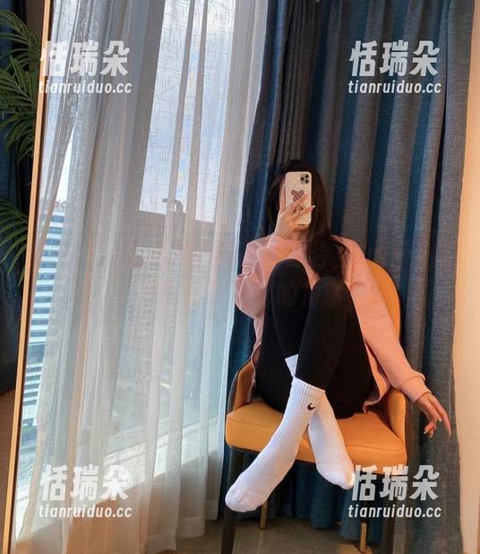 July芝岚 微密圈 - 少女朱莉的高清冒险,July芝岚其实也有隐秘的角落