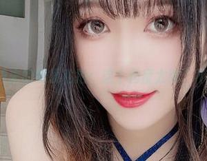 Leah梓未的眼镜私拍：这个角度太绝，不看可惜