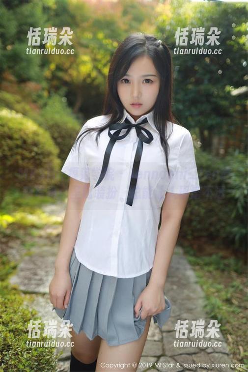 MFStar模范学院-Jennanni_Jen MFStar模范学院 - Jennanni_Jen最新写真:圣诞装扮,总能让人琢磨不透