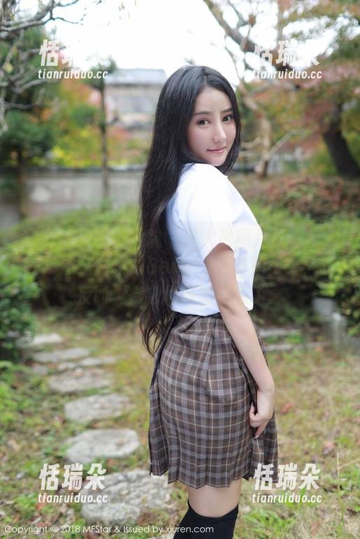 MFStar模范学院-唐琪儿Beauty MFStar模范学院 - 有人说图片是冷冰冰的,但在唐琪儿Beauty穿着旗袍时,我反而觉得它们开始变热了。