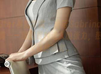 MFStar模范学院 – 许诺Sabrina的皮衣写真——原图是种迷人的张力，热烈却又保持距离。