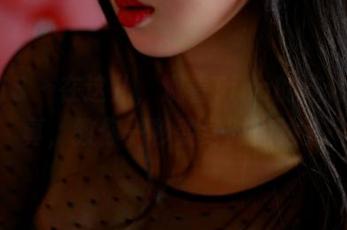 PANS – 在这儿，观看Tina的连体衣写真，教你一秒变身时尚达人