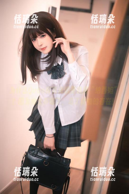 Quan冉有点饿 为什么Quan冉有点饿要选择“纳西妲”?因为她太养眼了,忘了食物的存在!