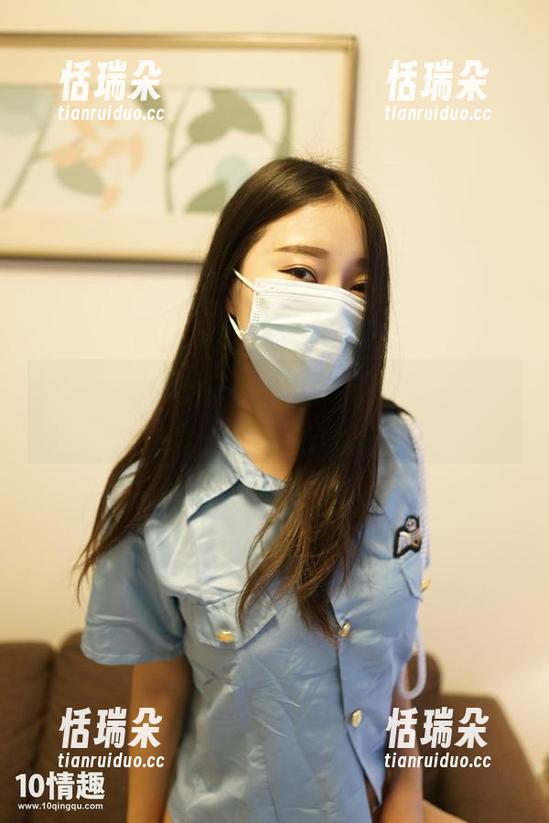 ROSI口罩 看!ROSI这套空姐制服,下载后肯定不止一眼。