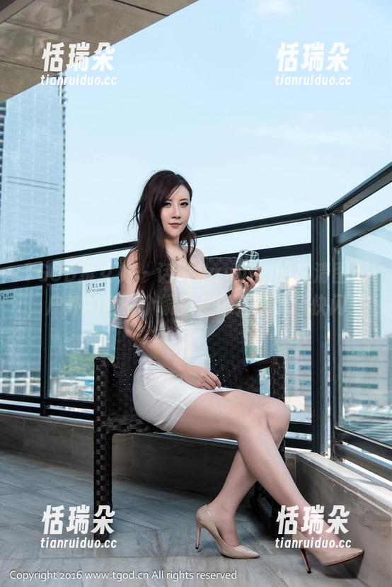 TGOD推女神 - 话说Sayaka的高清图册，户外的每一个镜头都像是打了个快闪！
