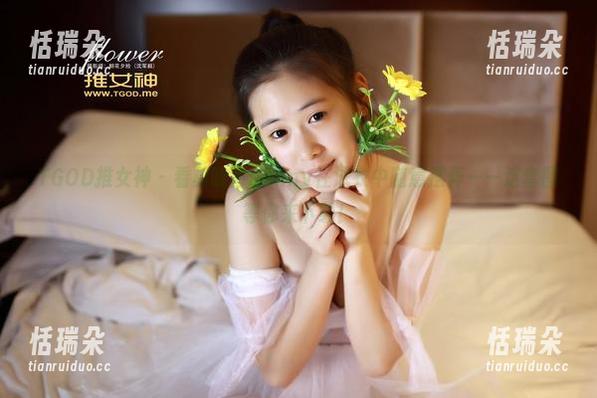 TGOD推女神-莫晓茜sunny TGOD推女神 - 看莫晓茜sunny在泳衣中随意摆弄——这套图等你来下载!