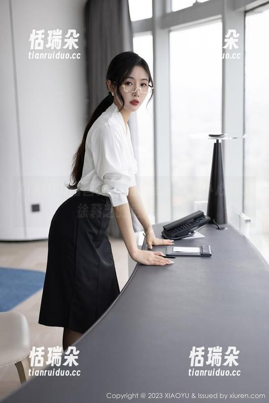 XIAOYU语画界-徐莉芝 XIAOYU语画界 - 私房长腿,不小心成了徐莉芝的走秀舞台!