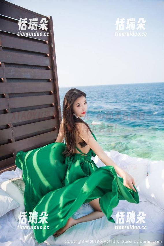 XIAOYU语画界-玥儿玥er XIAOYU语画界 - 玥儿玥er的天台图包——注意好别摔下去哦!