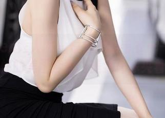 Xiuren秀人网 – 慢慢挑的毛衣——唐翩翩任性的美图合集，美到让你夹着腿！