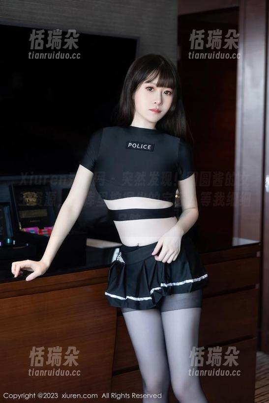 Xiuren秀人网-圆圆酱 Xiuren秀人网 - 突然发现!圆圆酱的女王资源,图库里挖掘出的宝藏,等我细细品味。
