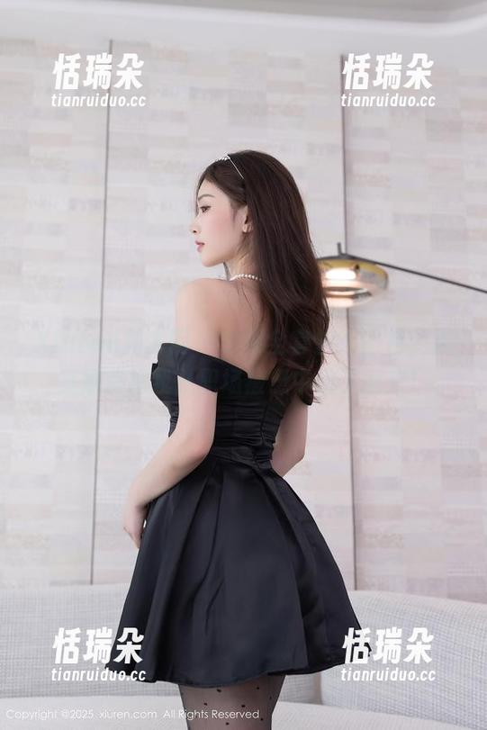 Xiuren秀人网-大美媚京 Xiuren秀人网 - 珍稀全套护士图包,大美媚京把我从职场疲惫中救了回来!