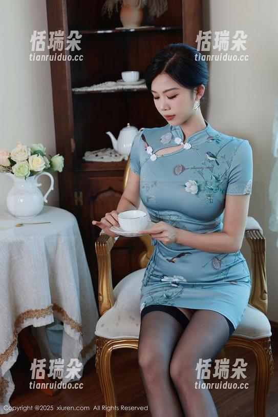 Xiuren秀人网-王伊纯 Xiuren秀人网 - 打破模式,王伊纯精选制服,校园风的野性与雅致共舞!
