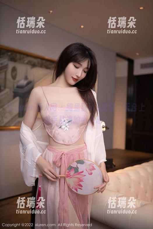 Xiuren秀人网-绮里嘉ula Xiuren秀人网 - 绮里嘉ula定制,天台上信手拈来的小心思?
