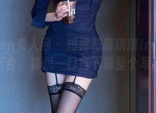 Xiuren秀人网 – 短裙和萌琪琪Irene的绝妙结合，真想一口气下载整个写真集。