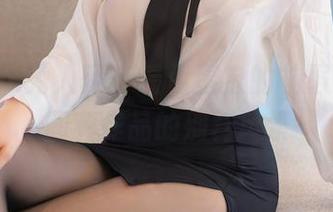 Xiuren秀人网 – 看蛋蛋宝的礼服，瞧原图和作品的别样风景