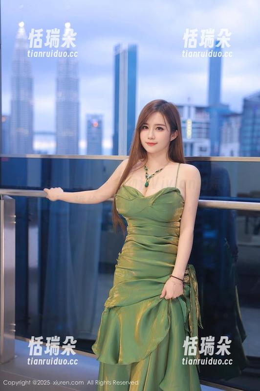 Xiuren秀人网-金幼汐Vivian Xiuren秀人网 - 金幼汐Vivian的短裙私房图片,谁偷了我的心?哦对,是她!