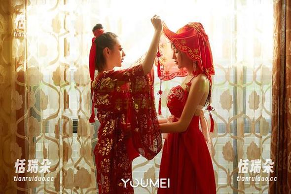 YouMi尤蜜荟-井上雪樱 YouMi尤蜜荟 - 井上雪樱的裸足合集:哦,她好像真的是在游走于模糊边界。