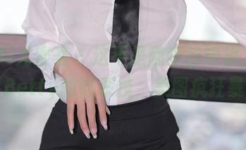YouMi尤蜜荟 – 这不是随意的短裙，是周思乔Betty的必杀技，美图疯狂暴击！