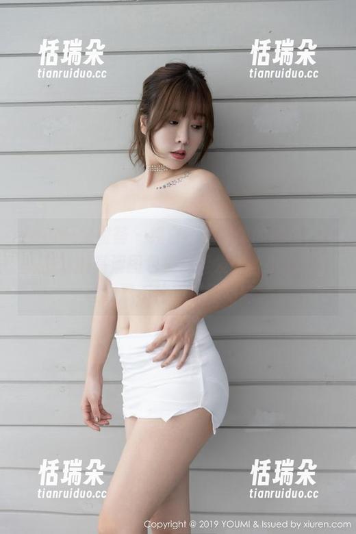 YouMi尤蜜荟-姝姝妹妹 YouMi尤蜜荟 - 纯白不是简单的颜色,姝姝妹妹的高清图包里总能发现些小心思,让人忍不住想细细品味。