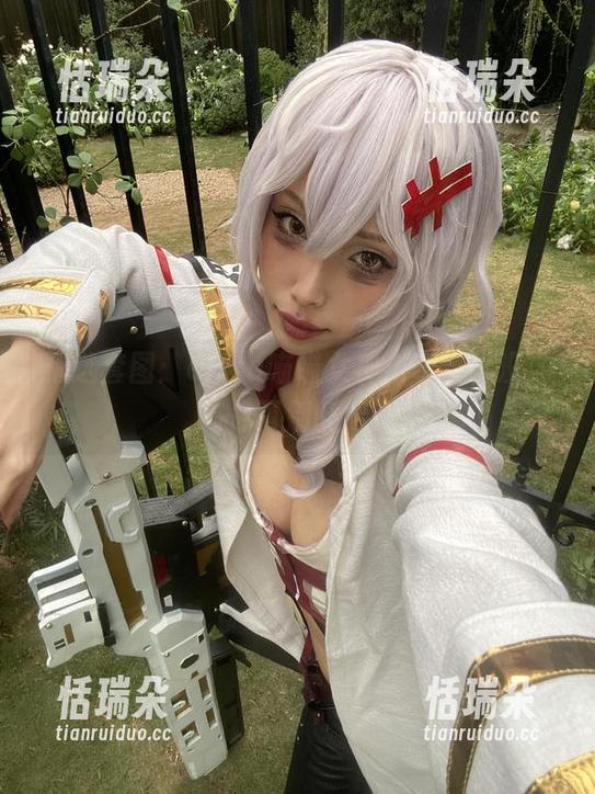 eliza喵喵 精选套图:eliza喵喵女神,奇兽出没,喵你可别眨眼!