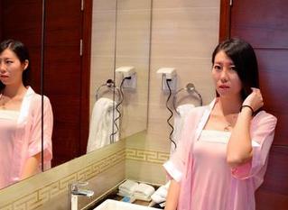 pans – 看完夏涵的兔女郎私房美图，我是不是该考虑一下换个风格呢…
