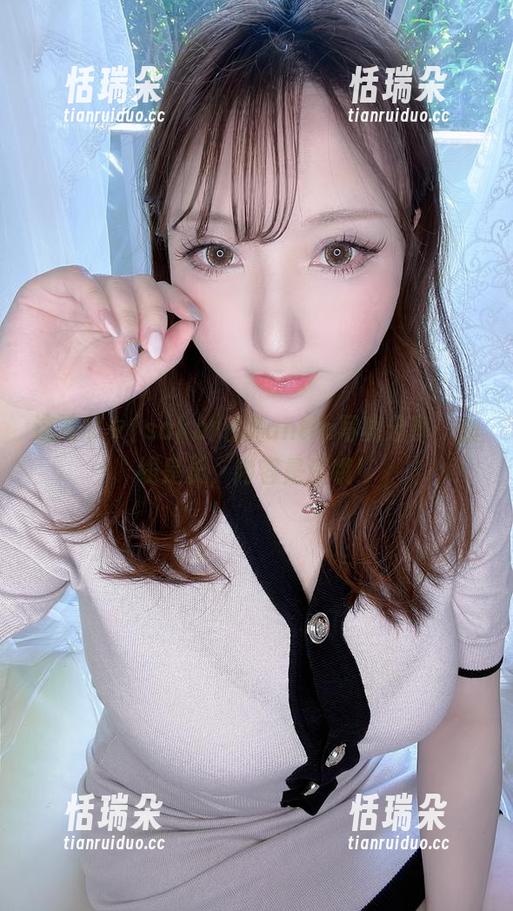 这波サク(saku)的Fantia写真分享，曲线是长，内容是深哦！