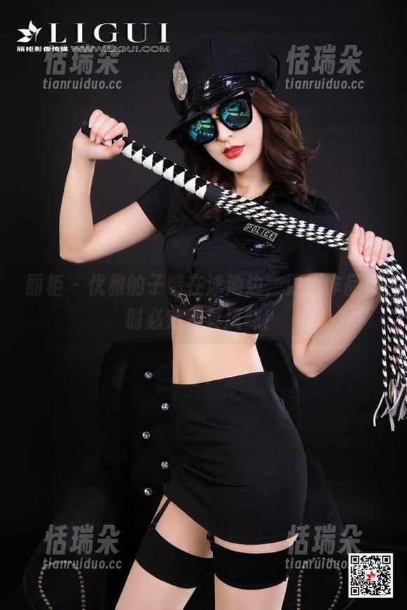 丽柜-子晴 丽柜 - 优雅的子晴在泳池边,更新作品集时必定别具风味!