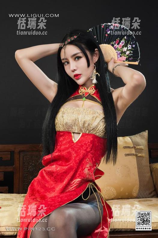 丽柜-小智贤 丽柜 - 小智贤的海边私拍:图包其实只是为了遮掩我不小心踢到沙子的尴尬。