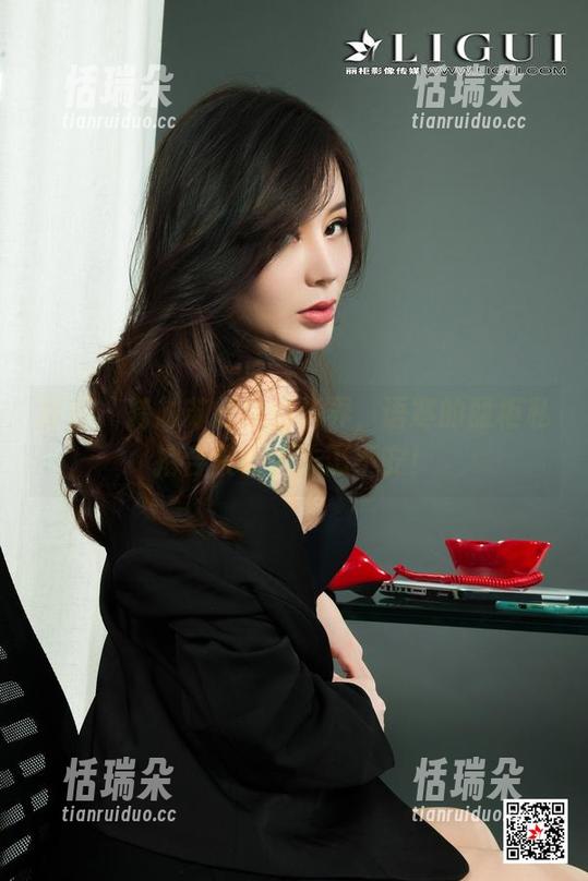 丽柜-语寒 丽柜 - 跨越苏打水的边界,语寒的丽柜私拍合集让人忐忑不安!