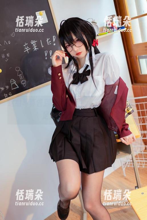二佐Nisa 这组写真告别了“脚臭”,二佐Nisa的美足为何这么吸引人?