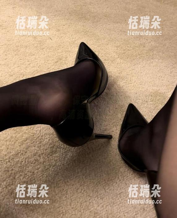 保守的二舅妈 微密圈 - 看啊,保守的二舅妈的美腿当道,高清资源抢占视觉
