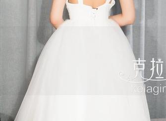 克拉女神 – 看熙妍的海边精选图片，我有一种向往也有种嫉妒，尤其是那种随和却又不失优雅的姿态。