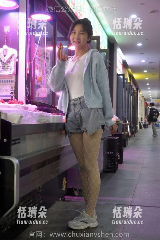 初夏女神-安妮 初夏女神 - 等了一整个下午,安妮的女孩写真终于上了网盘