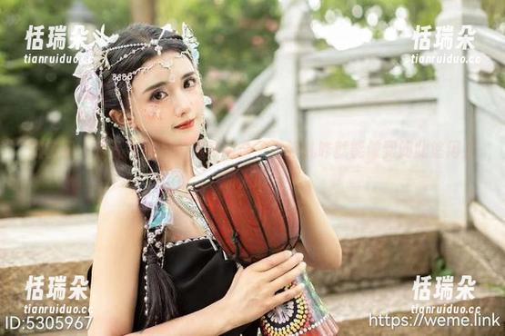 古阿扎 微密圈 - 作品与美足的神奇组合,古阿扎咋就能做到如此悠闲又抓人心?