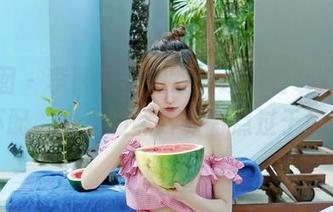 嗲囡囡 – 李筱乔jo抱怨：这天台装备有点不配，而我的照片却有点过于好看