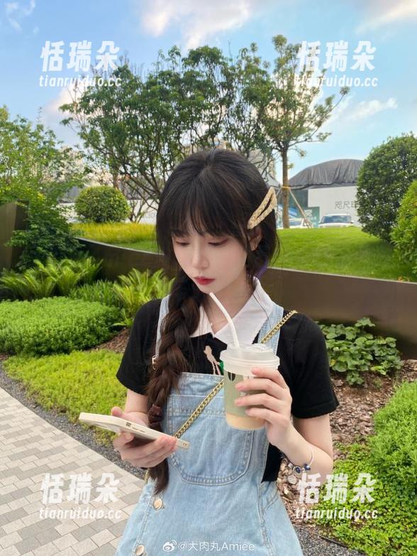 大肉丸Amiee 大肉丸Amiee教你如何用最新牛仔裤优雅翻车,哈哈!