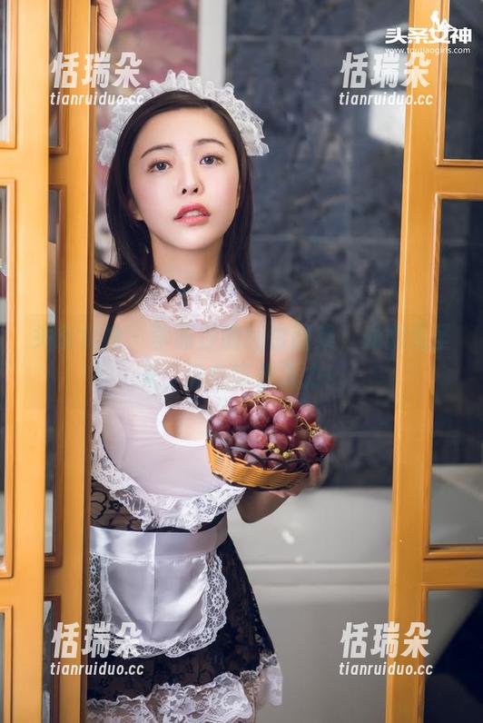 头条女神-李丽莎 头条女神 - 李丽莎的纯白图集,光影无圣光,请自带想象力!