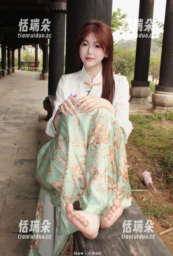 小众视觉-小苹果 小众视觉 - 小苹果女仆大冒险:美图媳妇图包特辑!