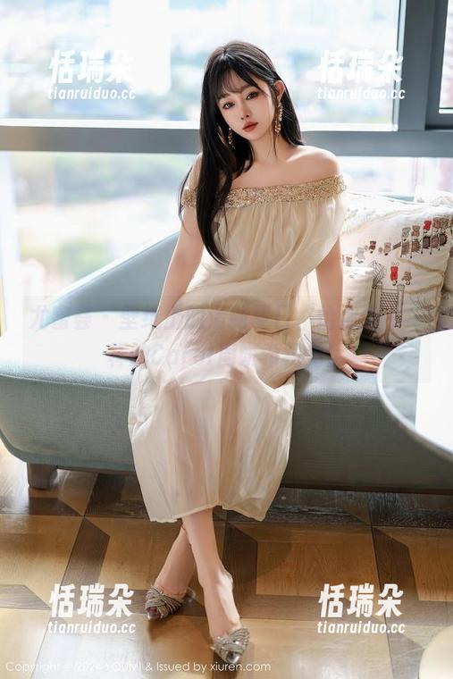尤蜜荟-Carol周妍希 尤蜜荟 - 壁纸上的清新夏日,给你点不一样的Carol周妍希视角!
