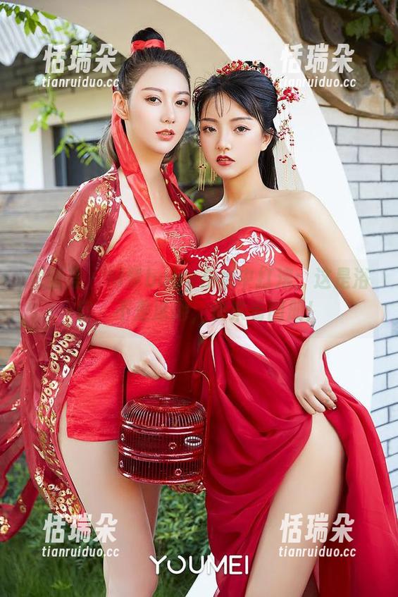 尤蜜荟-M梦baby 尤蜜荟 - M梦baby在水中打滚:这是浴室,不是泳池,快来看图册!