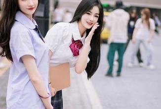 尤蜜荟 – 是小逗逗的最新作品，原图里的女友居然还有些小叛逆的味道——是我太想得了吗？