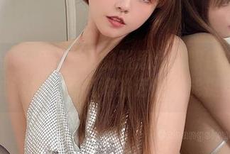 微密圈 – 光鲜亮丽的张思允：眼镜写真合集，试试看，运气好的话也许能挺直腰！