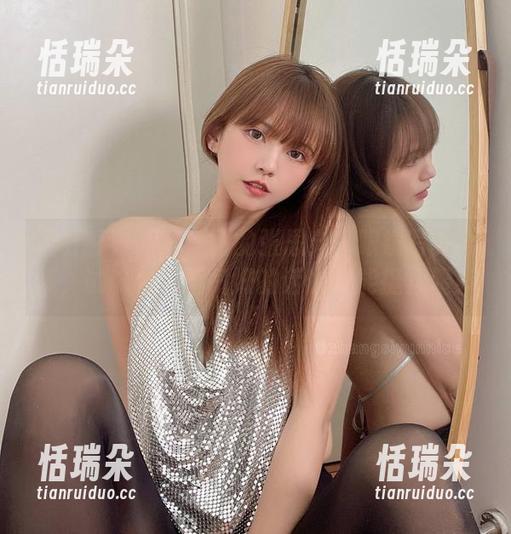 张思允 微密圈 - 光鲜亮丽的张思允:眼镜写真合集,试试看,运气好的话也许能挺直腰!