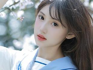 黑色与怡子yiii：这个私拍合集真的有点小任性。